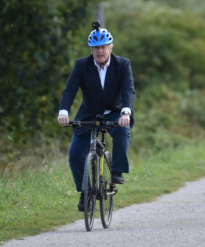 Boris Johnson could force white vans out of cities to make room for bikes