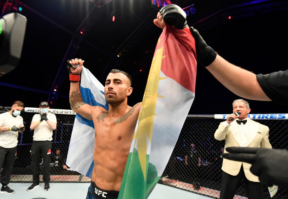 Makwan Amirkhani was lauded for an incredibly classy gesture as he helped Danny Henry regain consciousness