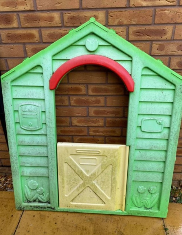 The mum picked up the mouldy playhouse for just £5 on Facebook marketplace