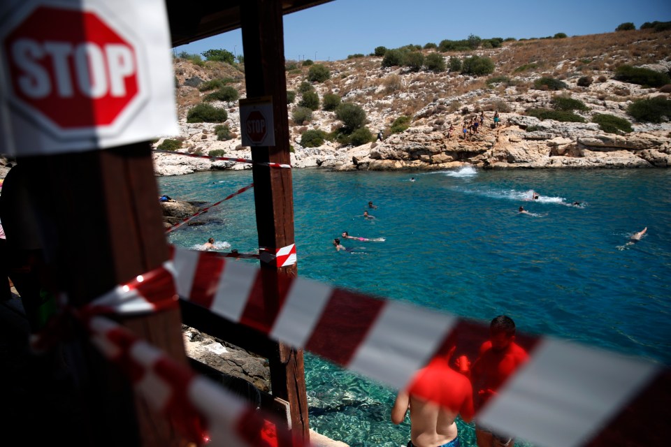 New cases haven’t put tourists off as Brits head to Greece for a last minute summer holiday still