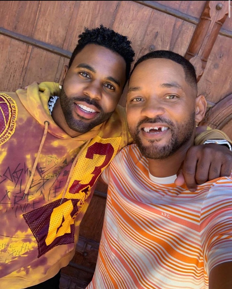 Will Smith and Jason Derulo created a hilarious TikTok clip in which they were playing golf and Will damaged his front teeth