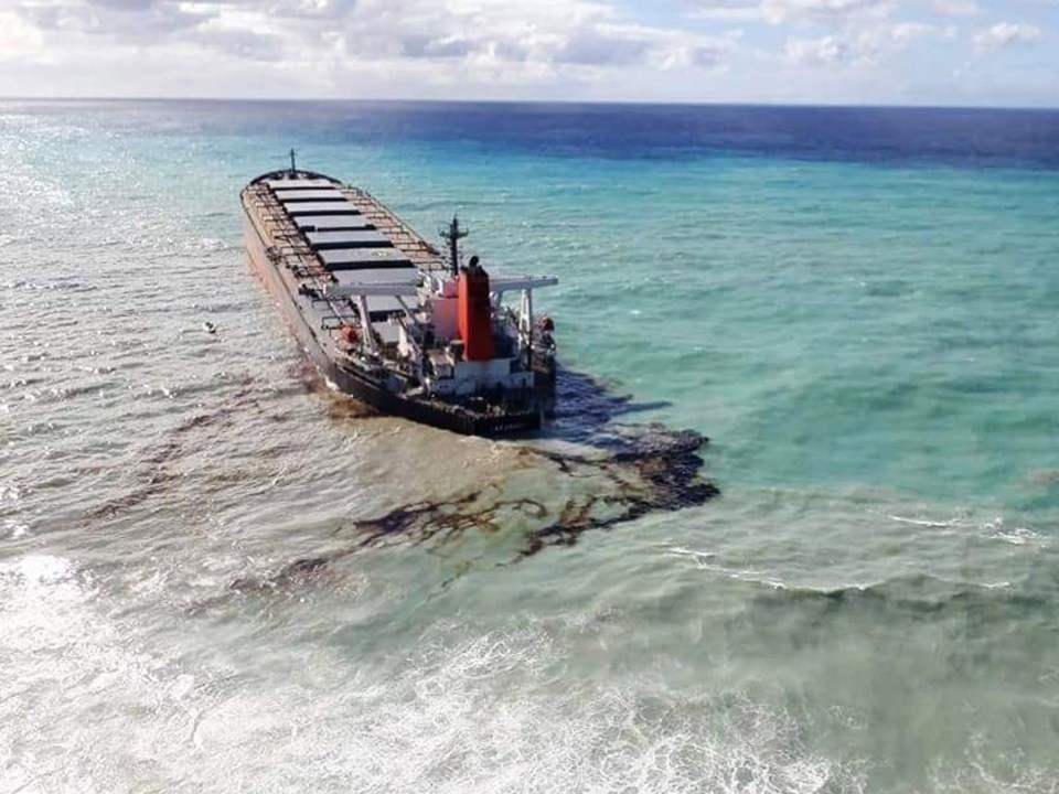 Fuel washing in with the tide - an environmental disaster for Mauritius