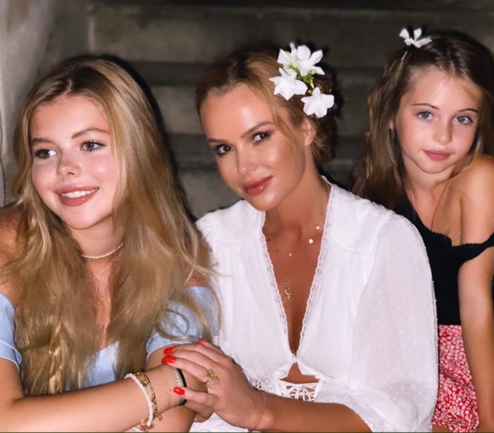 Amanda and her daughters are on a girls holiday in Italy