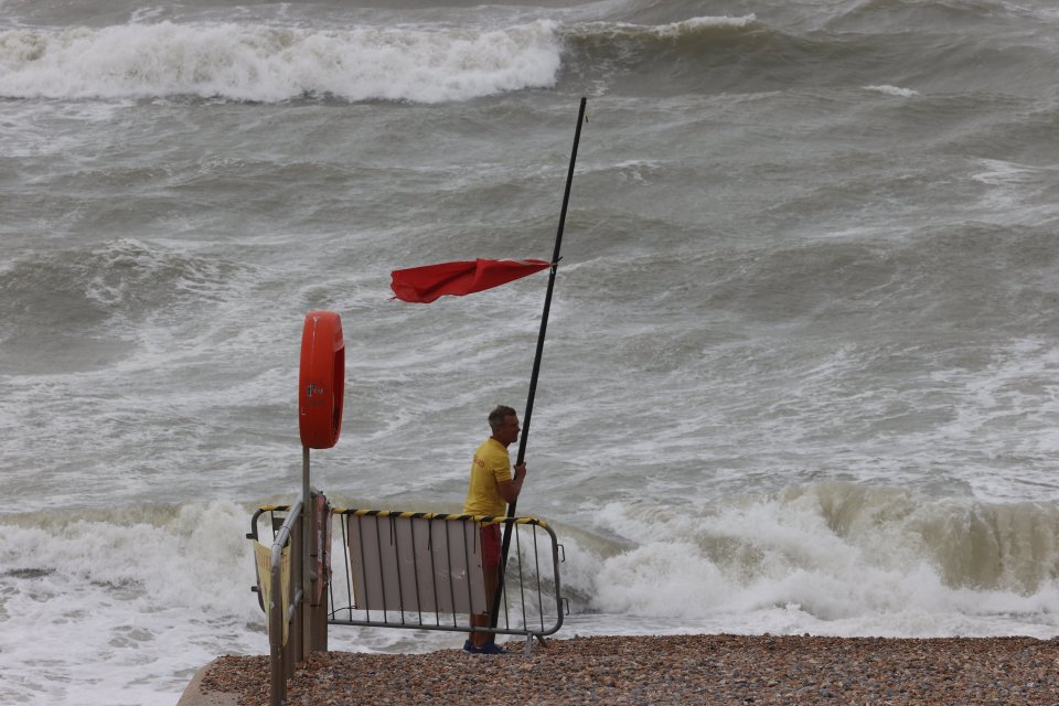 Rough seas and strong winds in Brighton as Storm Ellen hits the UK