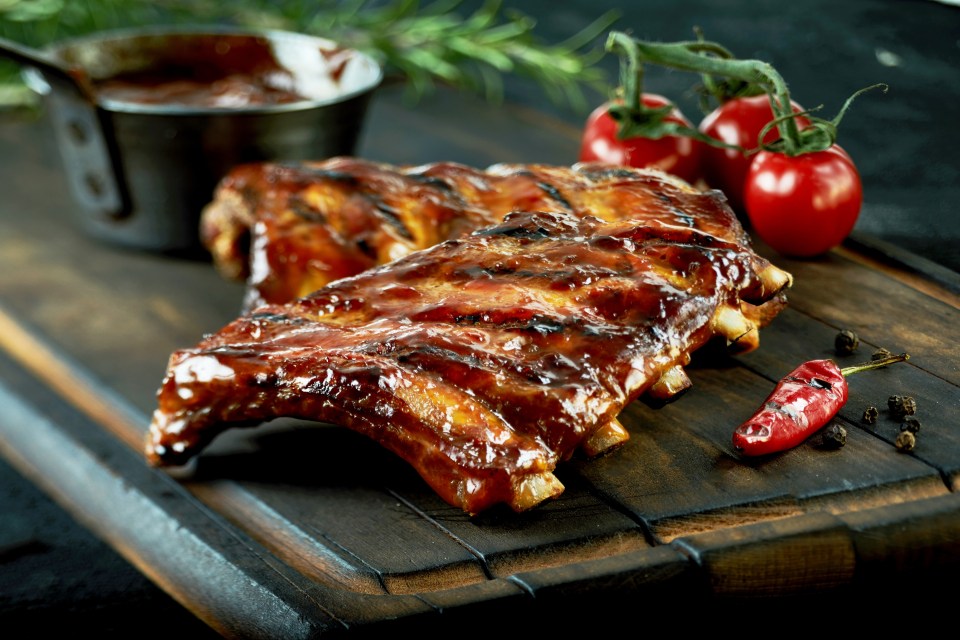 Leave the ribs to rest for about 15 minutes after cooking