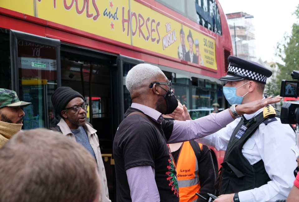 Black Lives Matter protesters stop traffic in Notting Hill Gate