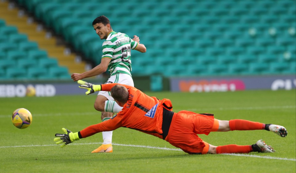 On-loan Southampton frontman Mohamed Elyounoussi tucks home for Celtic as their Icelandic visitors are outclassed