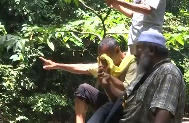 One Shaman covered his face with a yellow cloth as he appeared to cry during the ritual