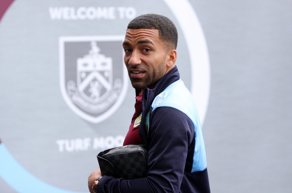 Aaron Lennon has joined Kayserispor on a two-year deal