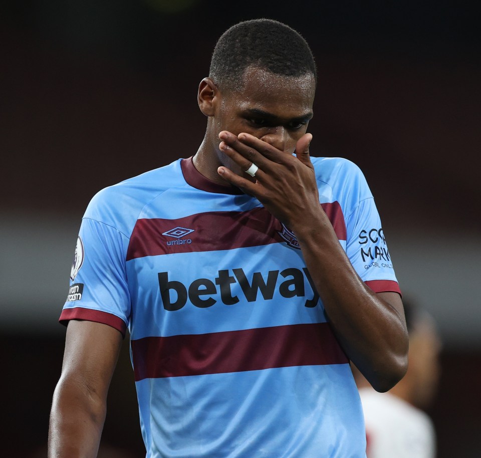 Defender Issa Diop also returned a positive test and therefore returned home to self-isolate