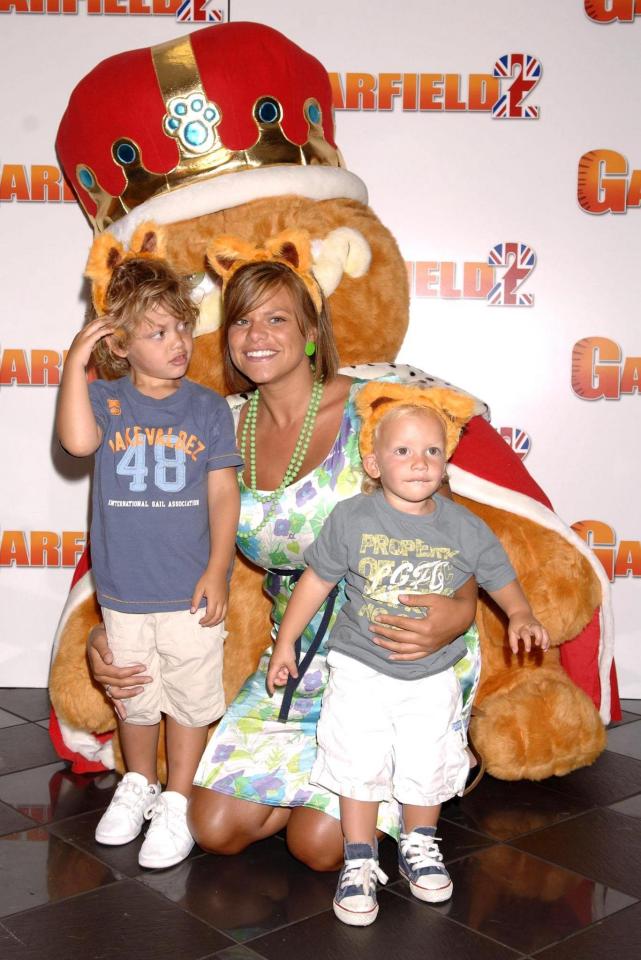 Bobby with his late mum Jade Goody and younger brother Freddie 