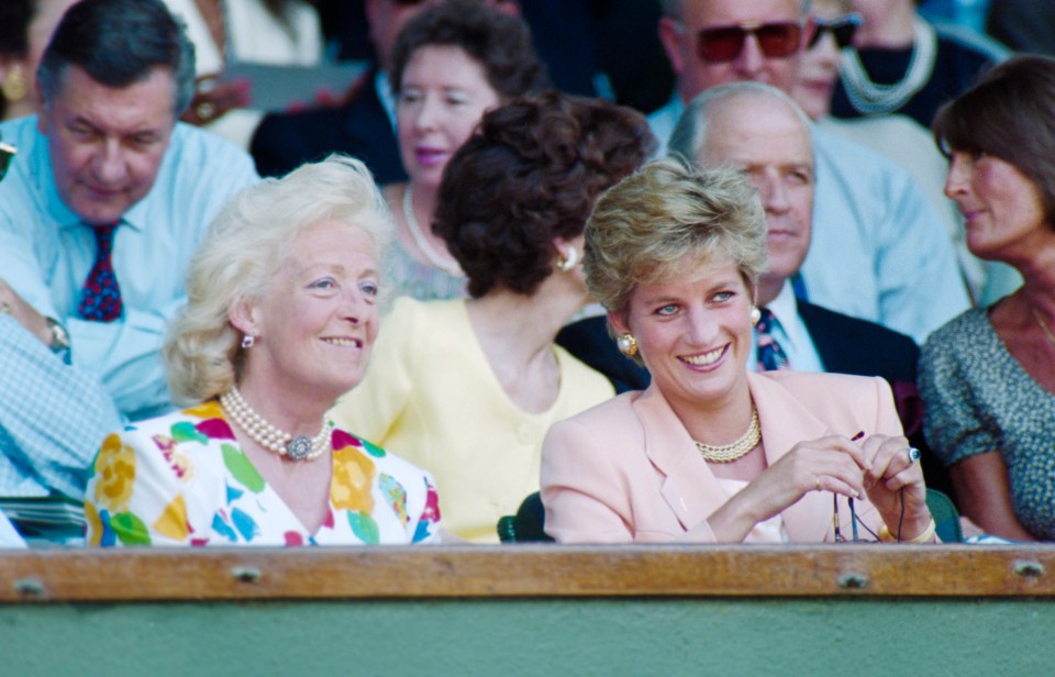 Diana’s mum Frances Shand Kydd had promised to come back and see her daughter after she divorced Johnnie Spencer in 1969