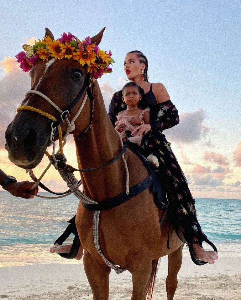 Khloe Kardashian and daughter True looked straight out of a fairy tale