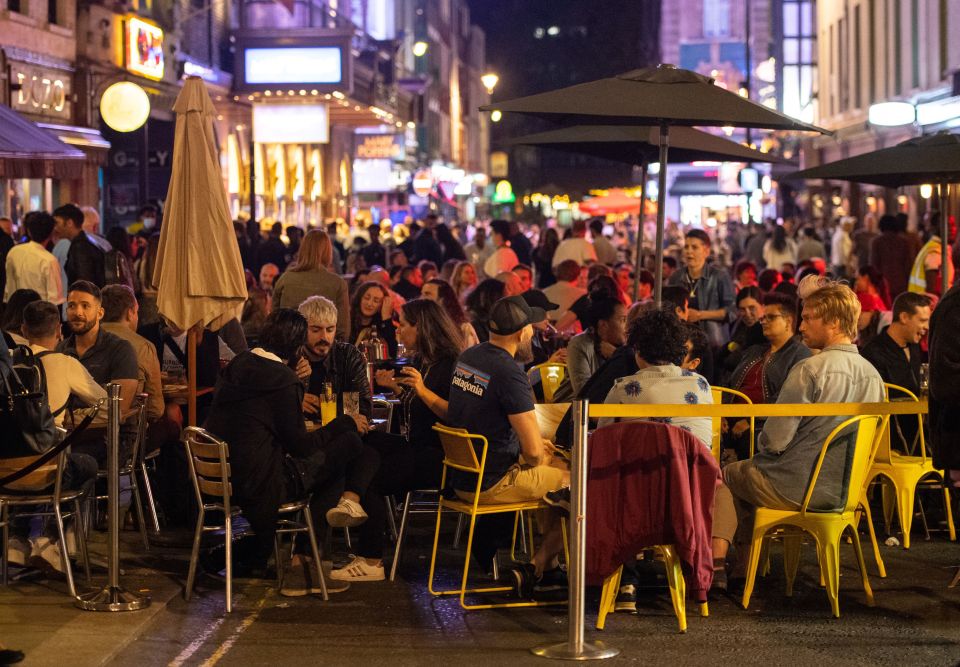  Busy restaurants in London last night