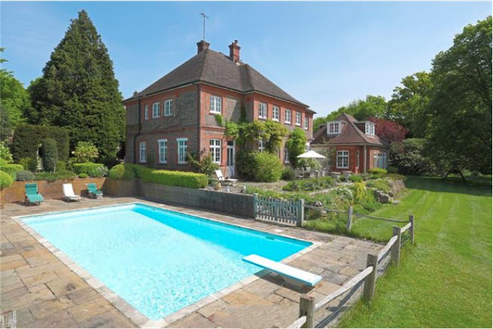 Inside Zoe Ball’s £1.5 million Leeds home with tennis court and swimming pool after £1m pay rise