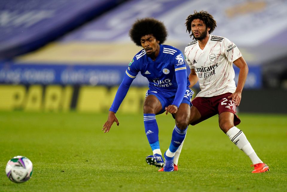 Hamza Choudhury and Mohamed Elneny battle in the early stages at the King Power