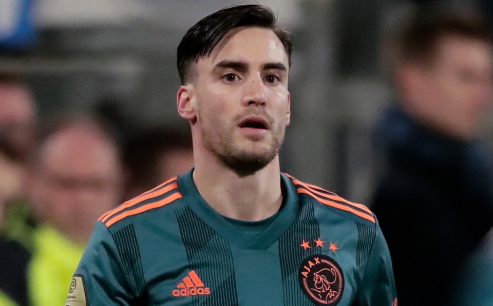 Man Utd target Nicolas Tagliafico has been offered a new Ajax contract