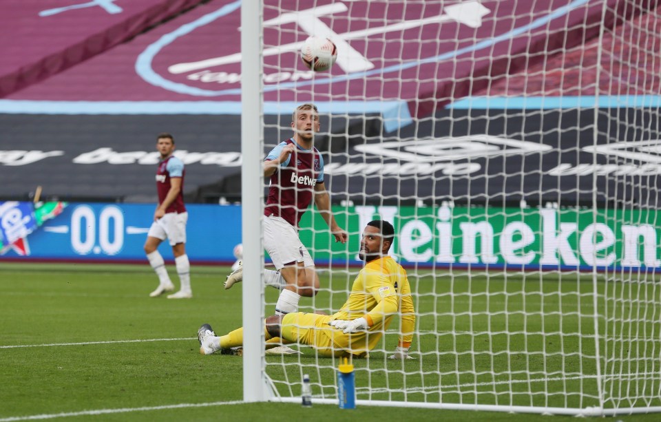 Jarrod Bowen scores his and West Ham's first goal