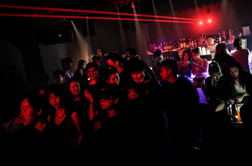 It's business as usual for nightclubs in China