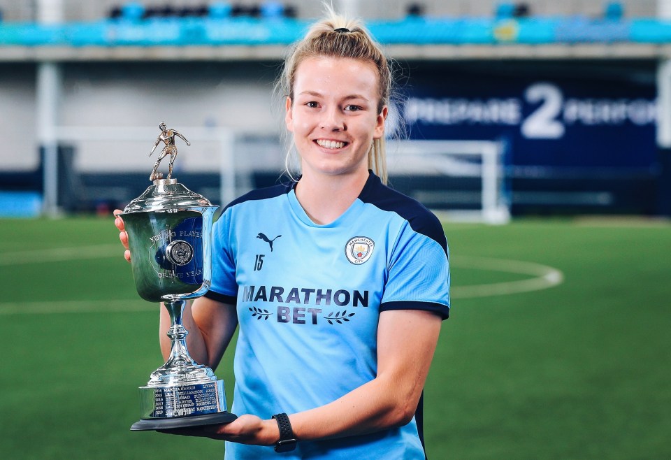 Man City star Lauren Hemp has become the first footballer to win the PFA Women’s Young Player of the Year Award twice