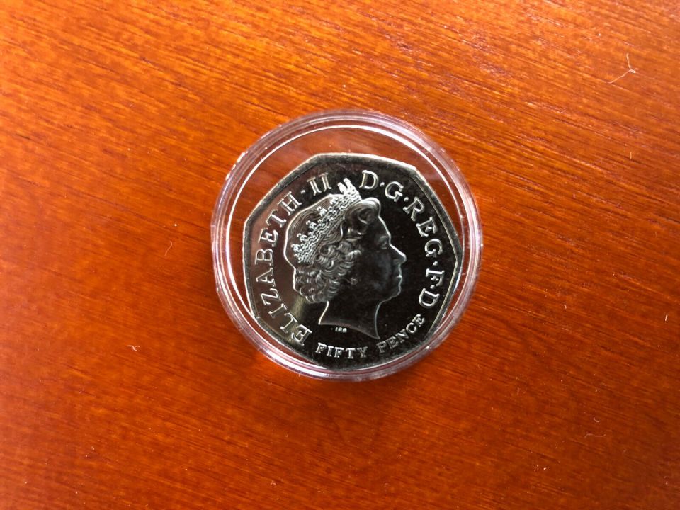 The seller kept the coin in a protective case to stop it from getting damaged 