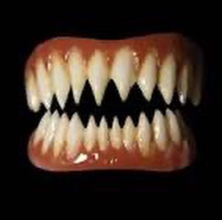 Murphy posted a pic of razor-sharp teeth