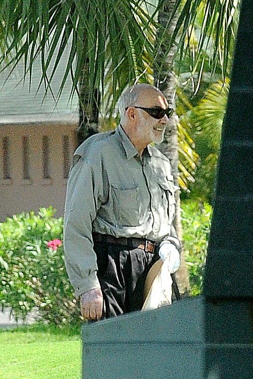 Connery spotted near his Bahamas home in 2014