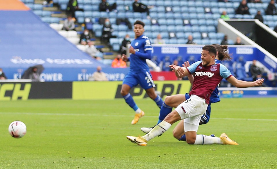 Pablo Fornals doubled the Hammers' lead with a low strike into the bottom left corner