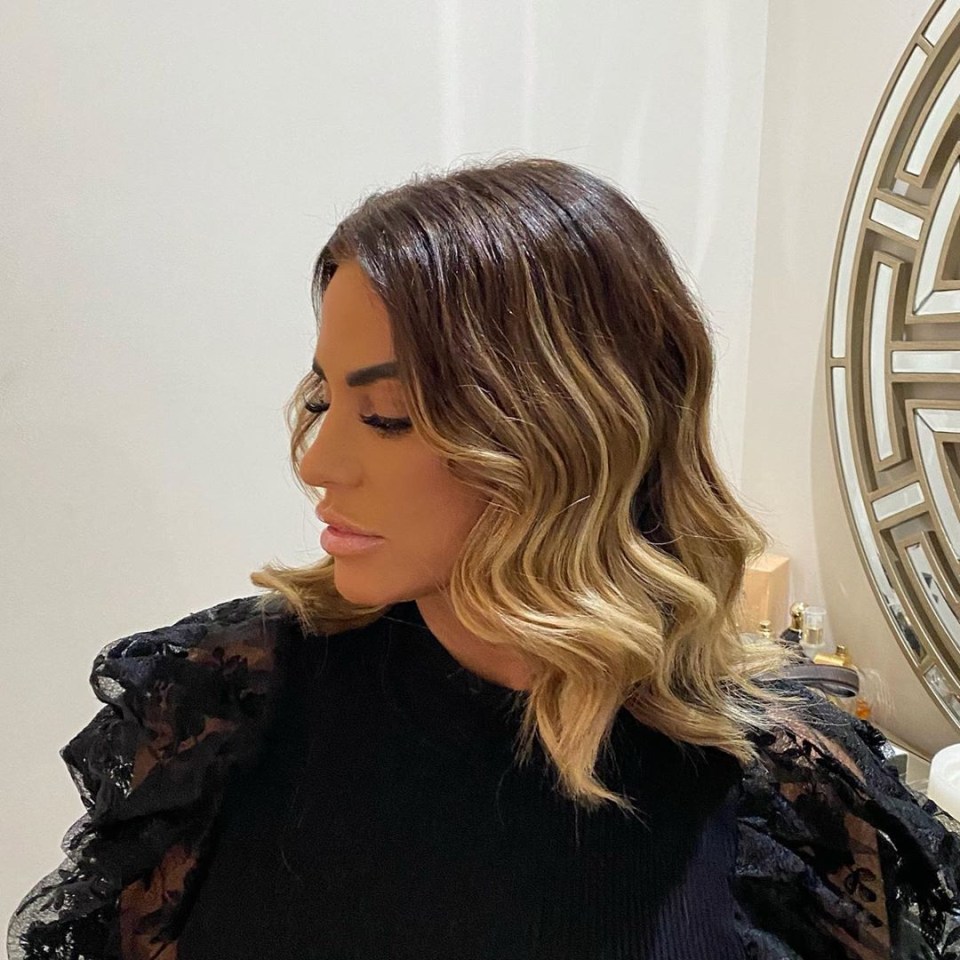 Katie Price has cut out her long extensions to go for a shorter look