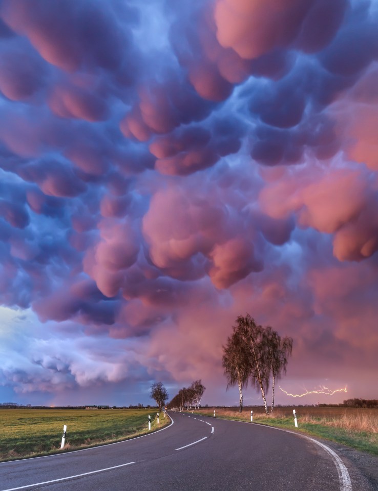 This spectacular shot of Mammatus clouds shining in a pink and purple hue was captured by Boris Jordan in Leipzig