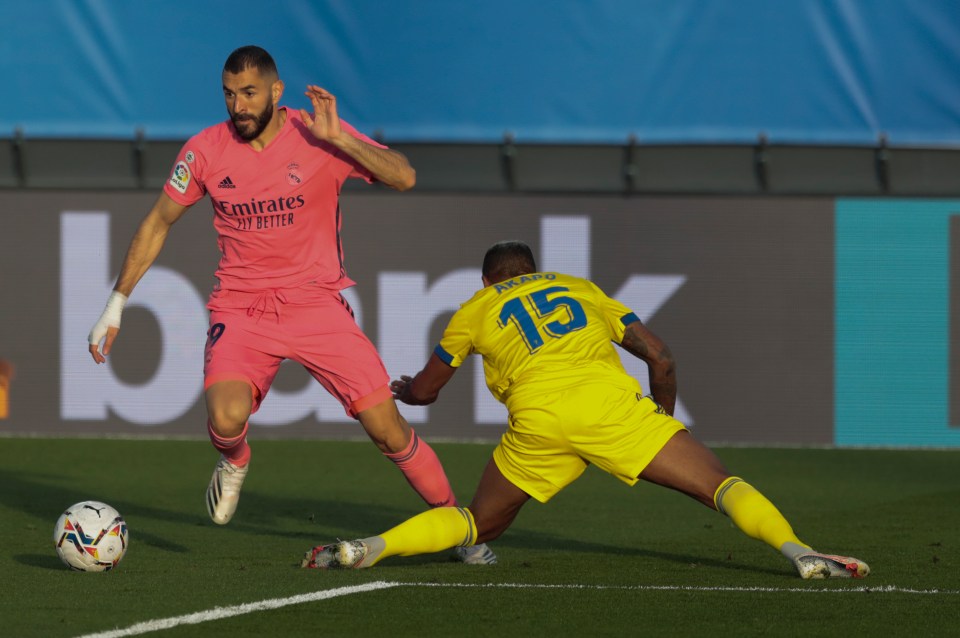 Benzema wasn’t impressed when complimented on his smell by Jarque