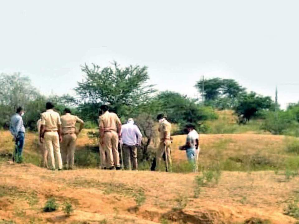 The girl's body was found by snigger dogs in Dantiwada