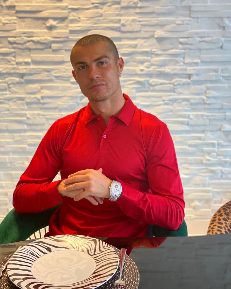 Ronaldo decided to shave his head during his self-isolation