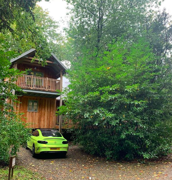 The couple stayed in a luxury log cabin