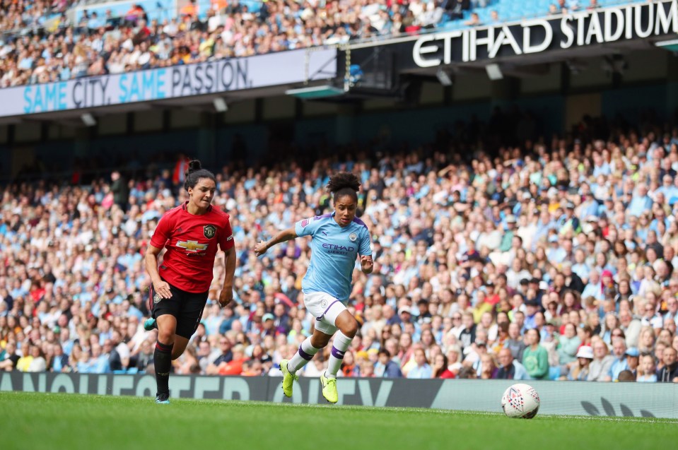 United's first top-flight game saw the WSL's attendance record smashed as 31,213 turned up at the Eithad for the first women's Manchester derby