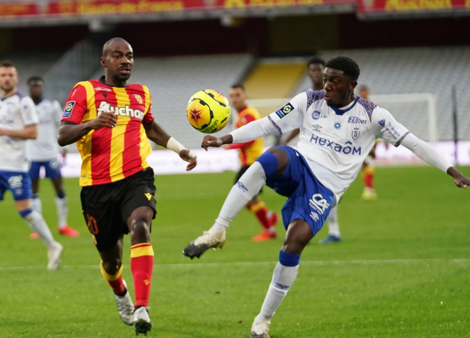 Kakuta (left) impressed with Ligue 1 outfit Lens last season