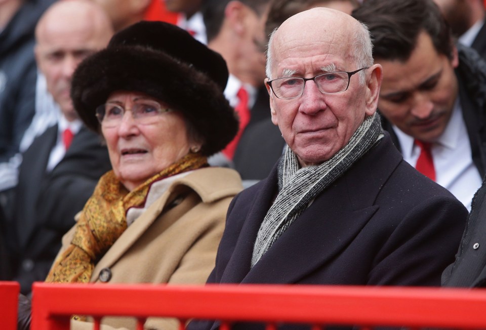 Sir Bobby Charlton's wife Norma has revealed the football legend is battling dementia