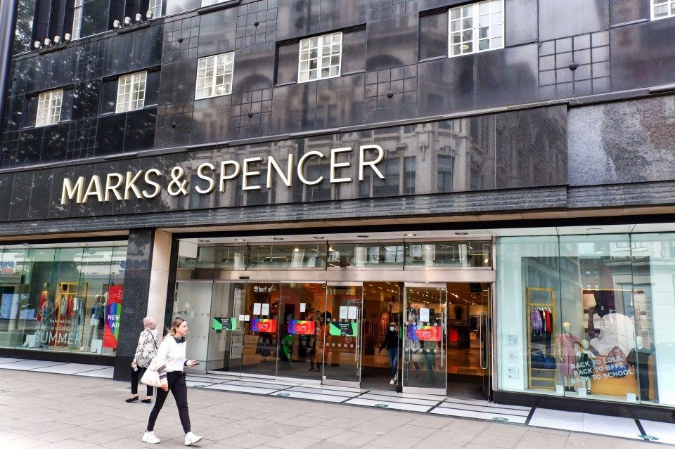 M&S has announced that it will extend its opening hours in the lead up to Christmas