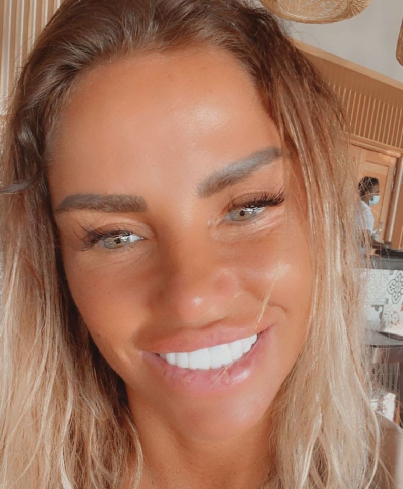 Katie showed off her tan as she continued her luxury Maldives holiday