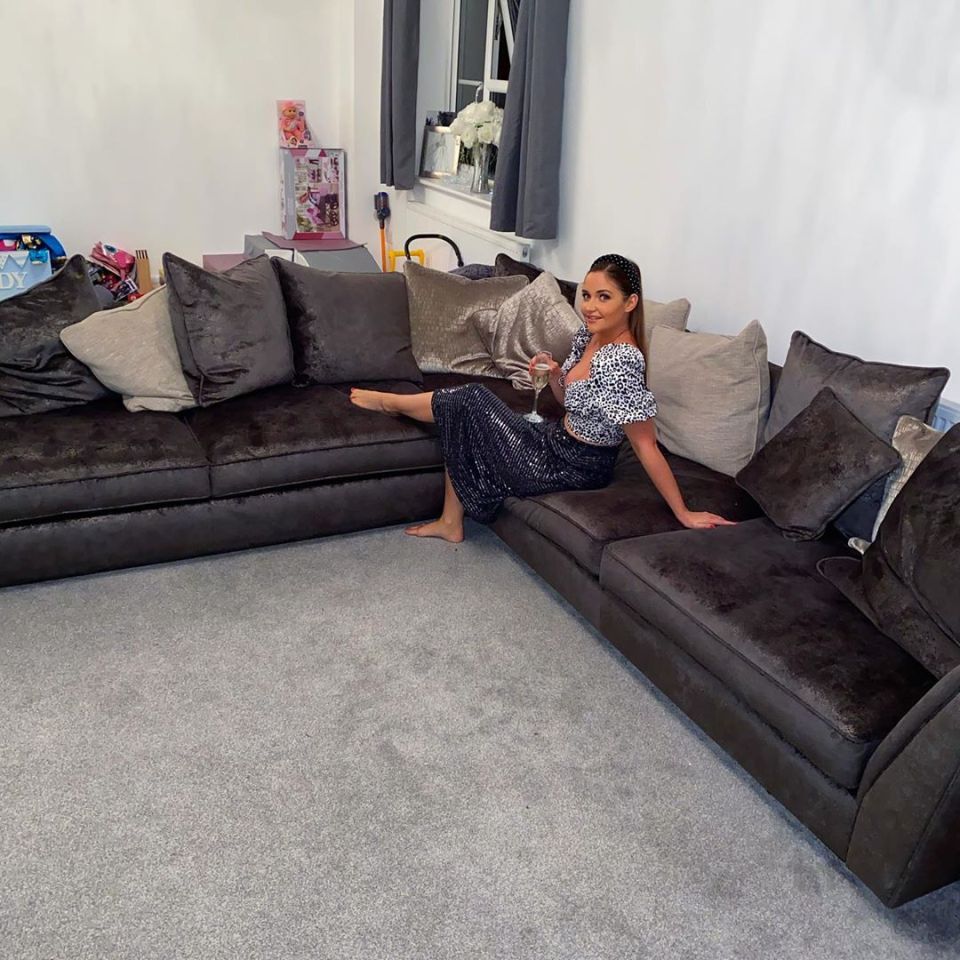 Jac Jossa posed on this £4.5 gifted sofa last December