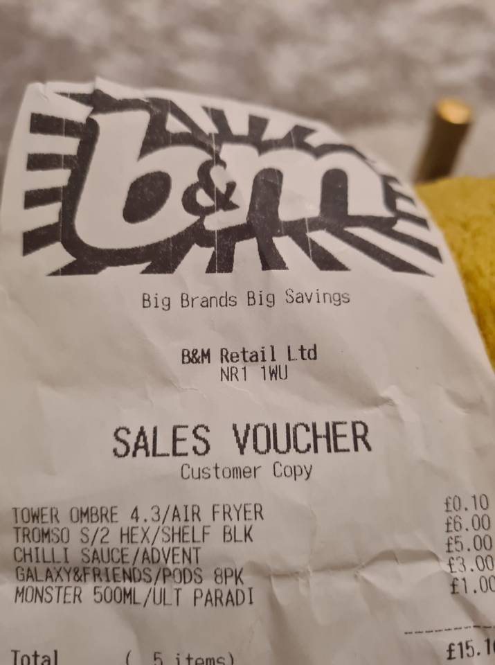 The mum showed her receipt for the 10p fryer as evidence on Facebook