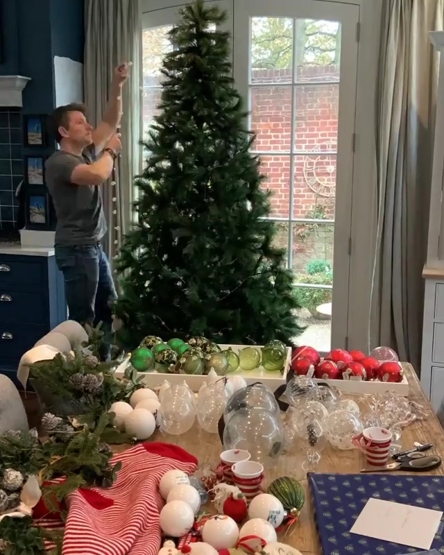 Ben said they'd had the tree for almost 10 years and it was still going strong