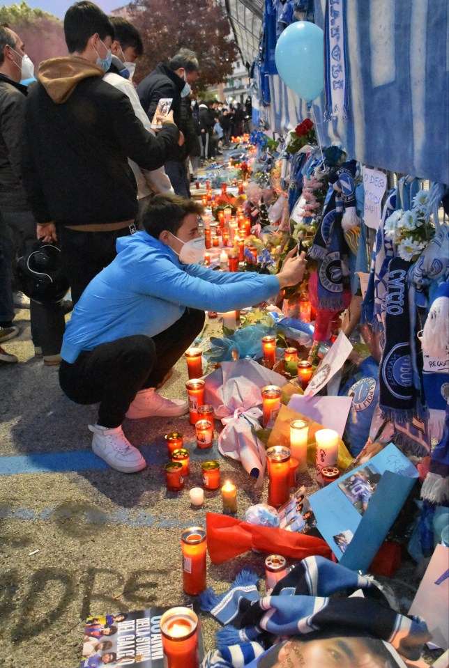 Thousands left tributes in his home city of Buenos Aires