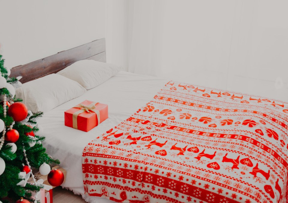 William believes Christmas bedding should never be used or even purchased