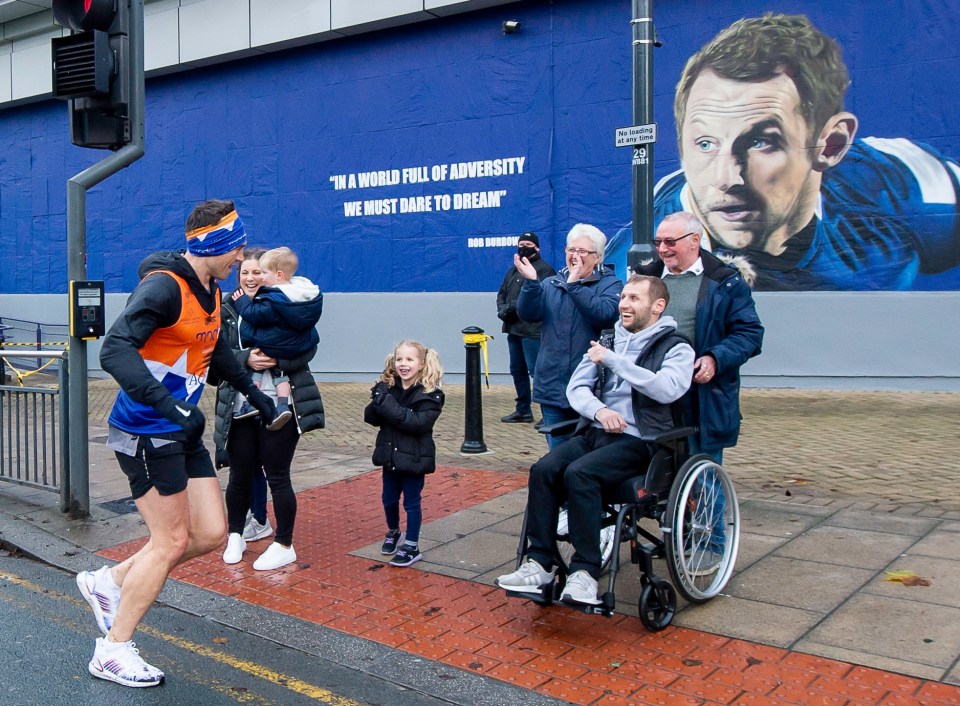  Sinfield has raised more than £2.65 million for Rob Burrow and the Motor Neurone Disease Association