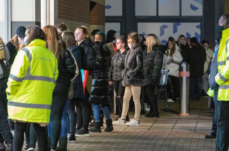 Hordes of people were seen braving the cold overnight on Wednesday