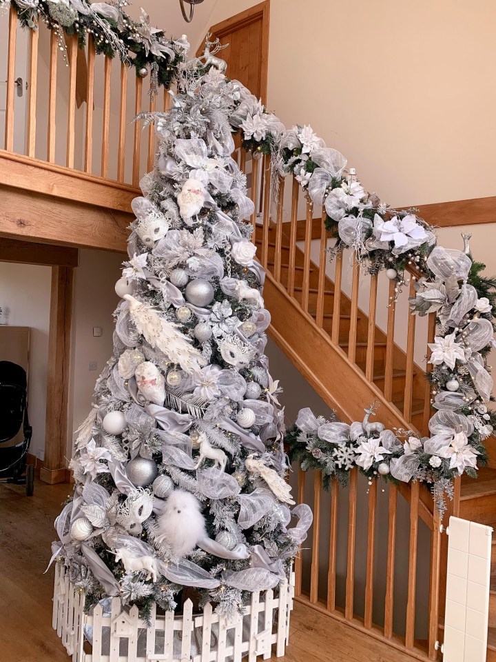 Jessica has also gone all out inside her home too with this incredible tree