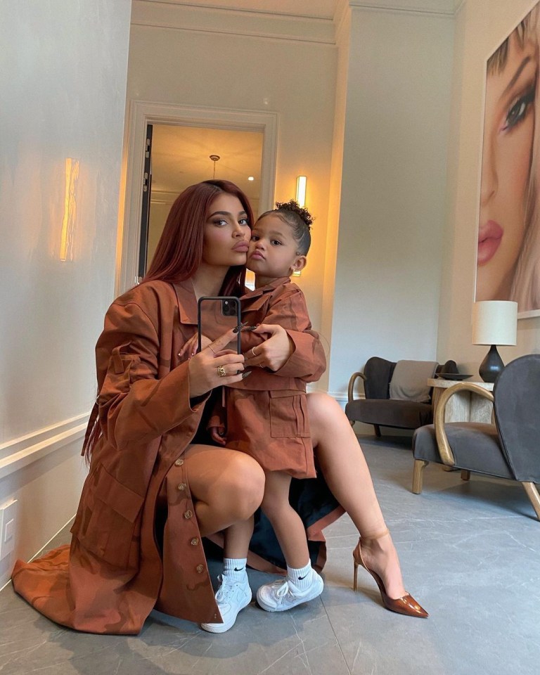 Kylie Jenner even perfected the pose with her daughter