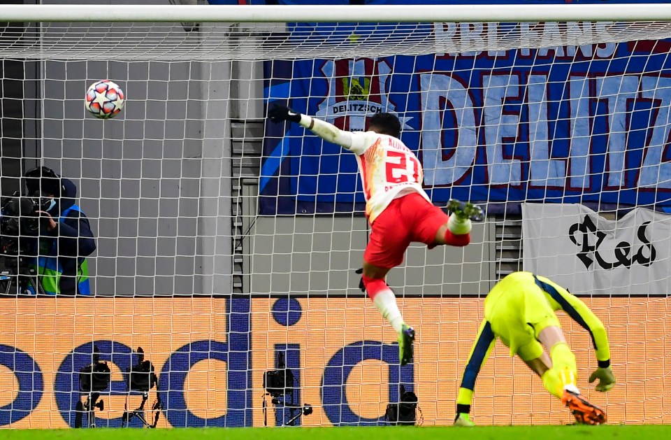 Patrick Kluivert scored a third to have Leipzig cruising