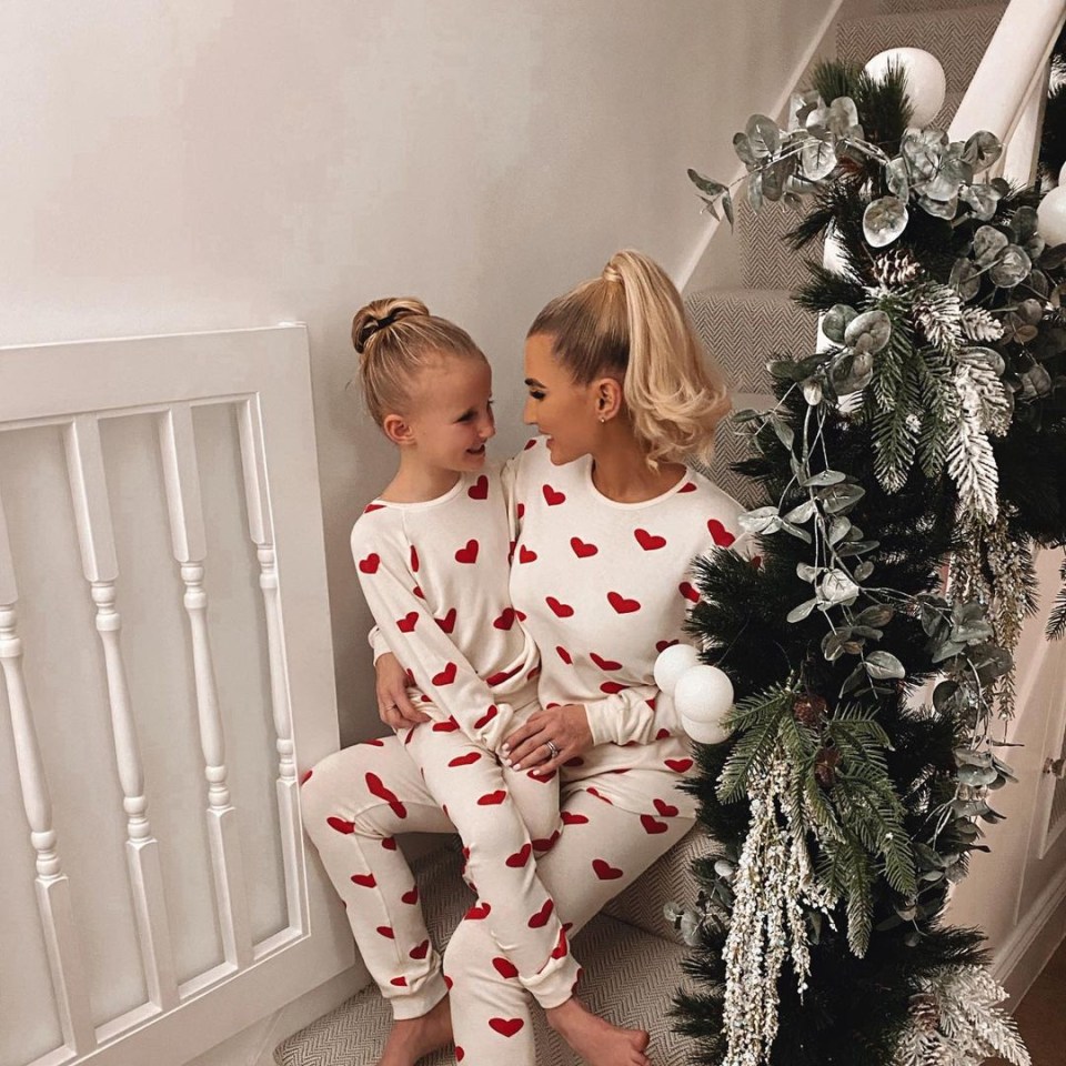 The mum-of-two went for a sweet child-friendly festive display this year